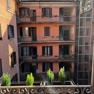 https://casa-mil-de-angeli-fiera-san-siro.italymilanhotels.net